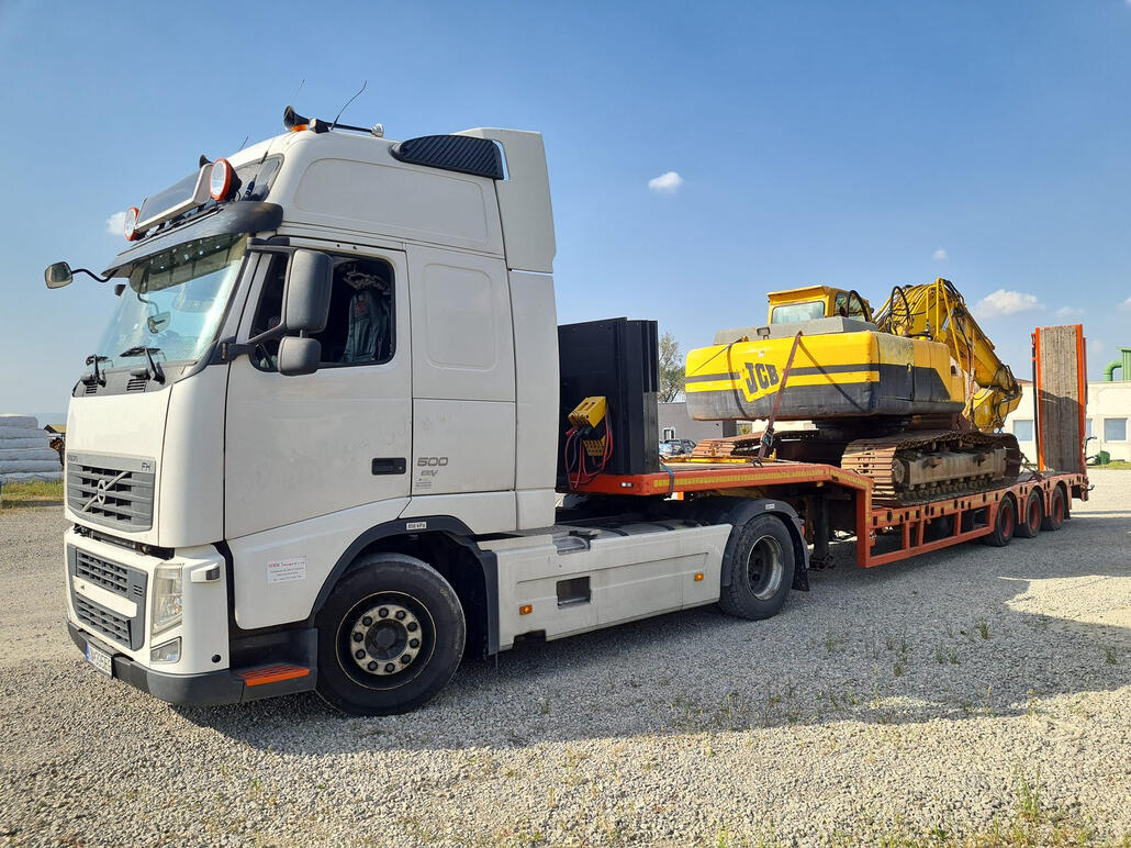 21 tonový JCB báger